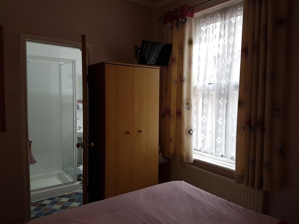 Bed and Breakfast Kings Court Families & Couples Blackpool Exterior foto