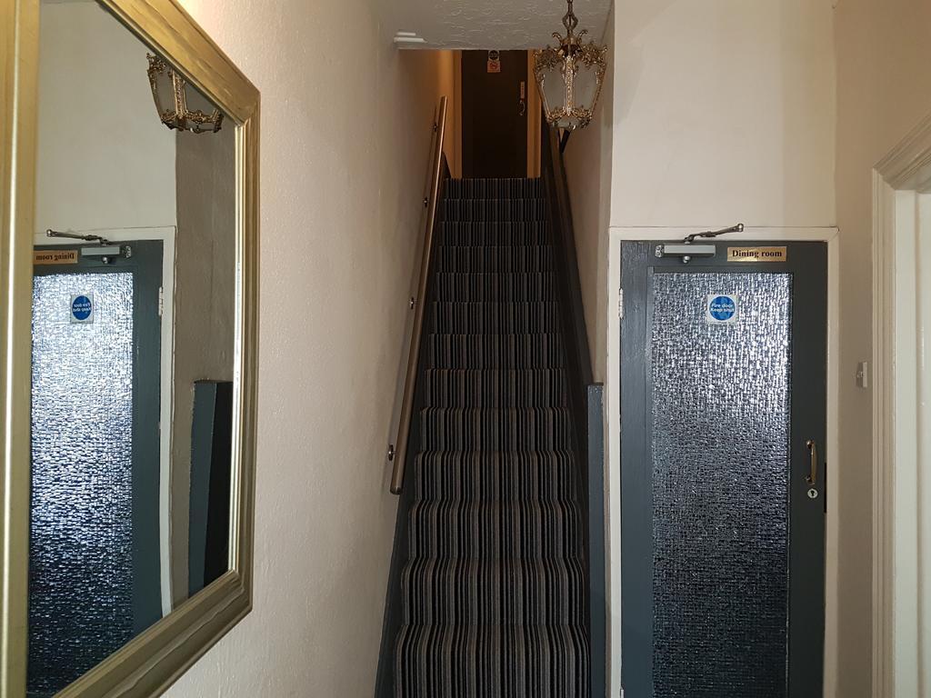 Bed and Breakfast Kings Court Families & Couples Blackpool Exterior foto