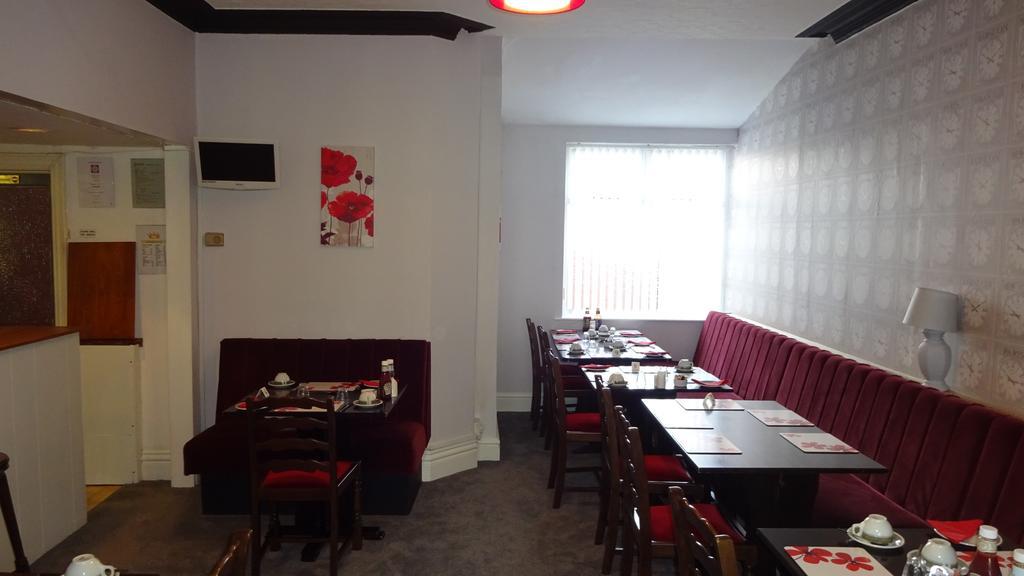 Bed and Breakfast Kings Court Families & Couples Blackpool Exterior foto