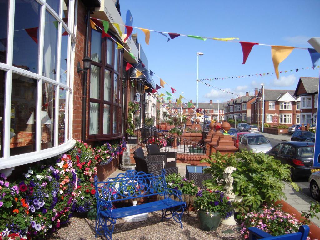 Bed and Breakfast Kings Court Families & Couples Blackpool Exterior foto