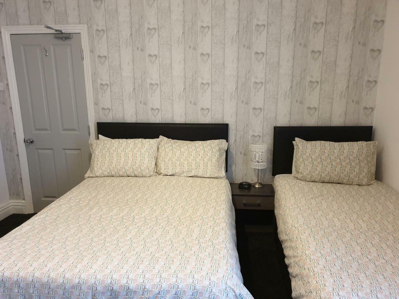 Bed and Breakfast Kings Court Families & Couples Blackpool Exterior foto